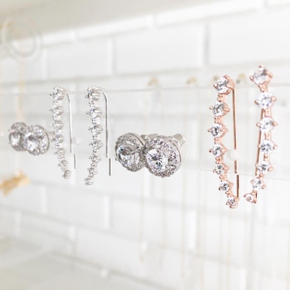 18k silver stud earrings - Picture 3 of 7